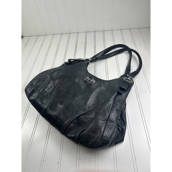 Coach Vintage Y2K Medium Black Pebbled Leather Hobo Handbag Purse Women\'s